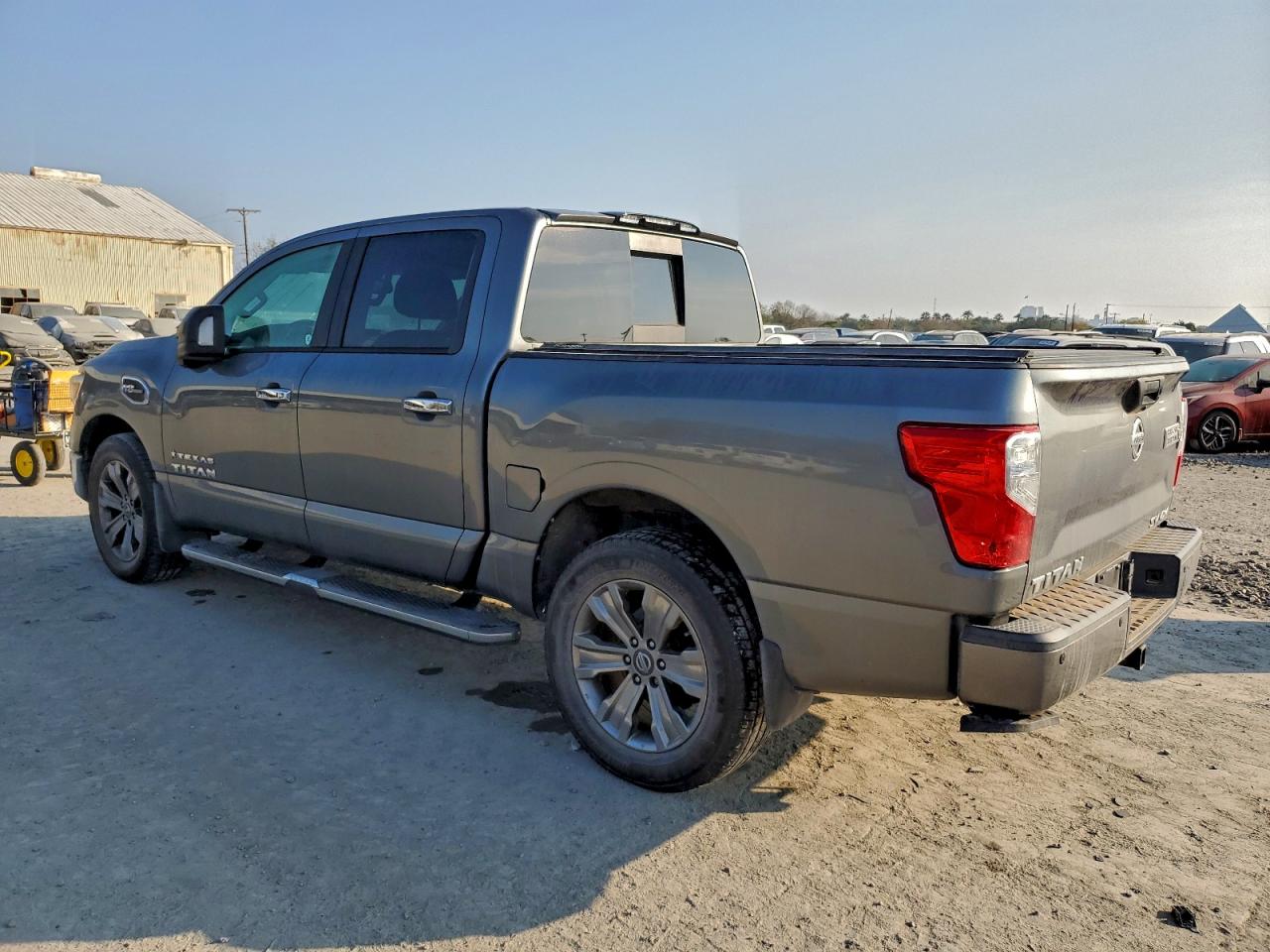 Nissan Titan Sv Image 7