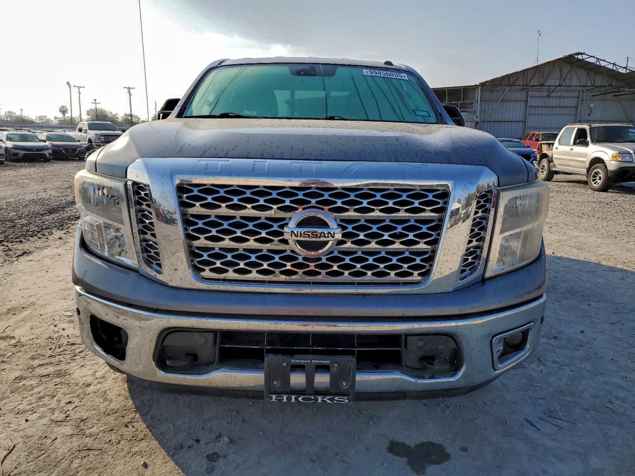Nissan Titan Sv Image 9