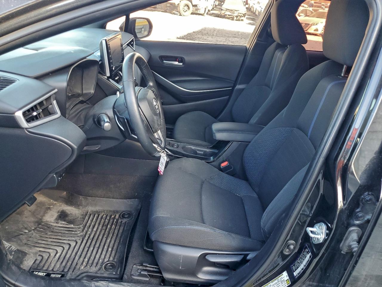 Toyota Corolla Se Image 12