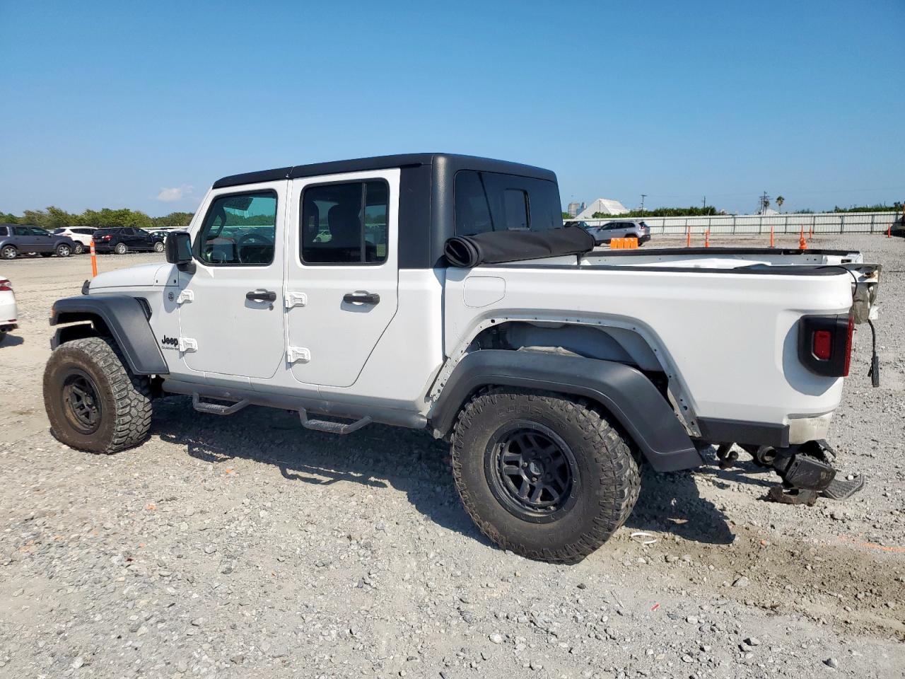 Jeep Gladiator Sport Image 4