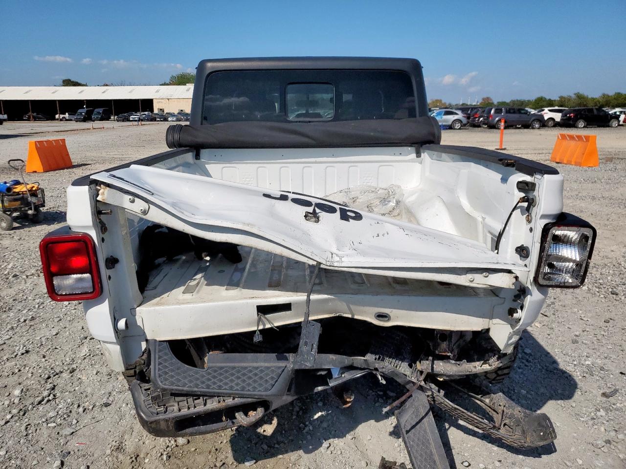 Jeep Gladiator Sport Image 6