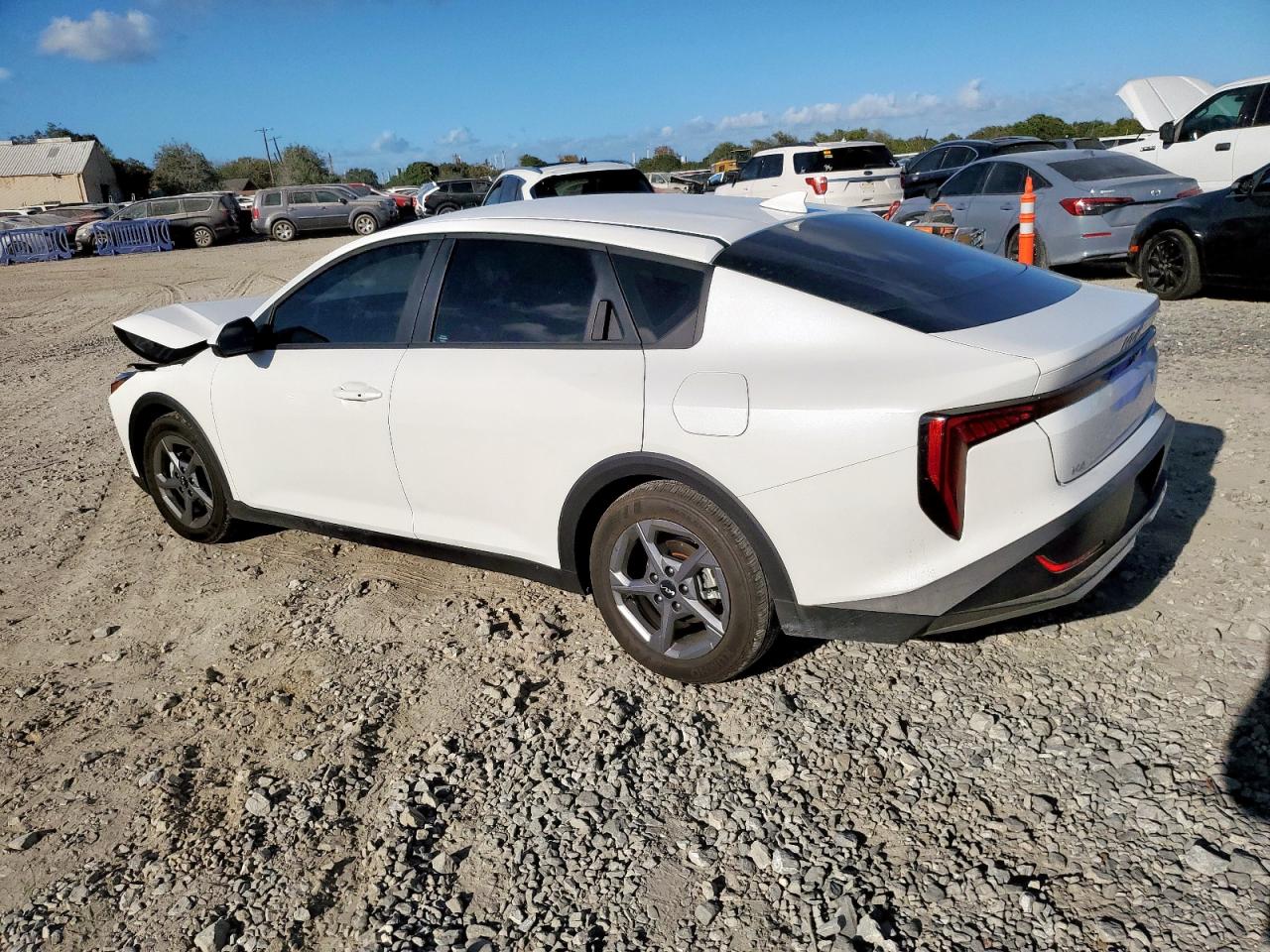 Kia K4 Lx Lx Image 10