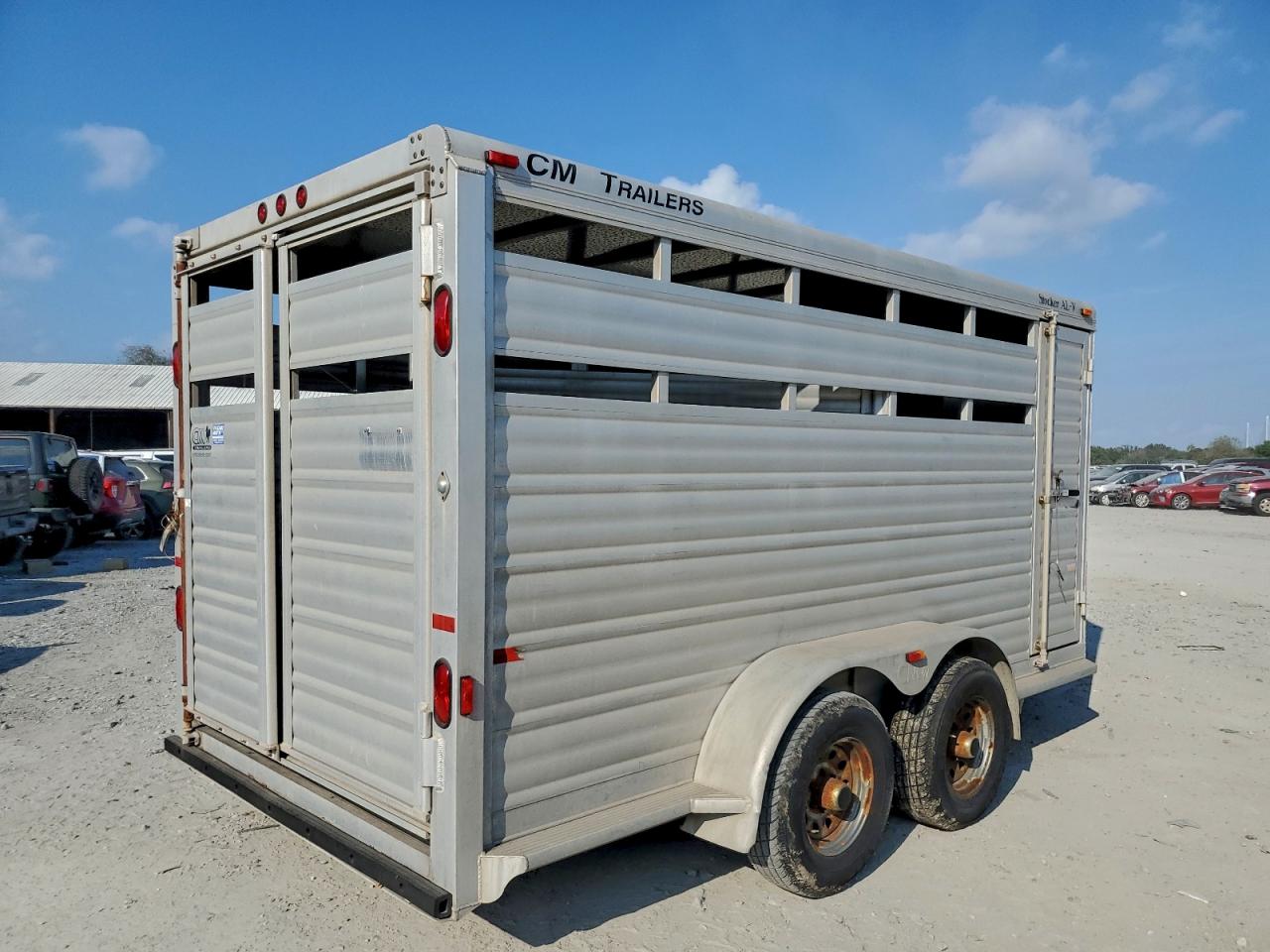 Cm Hors Trlr Image 5