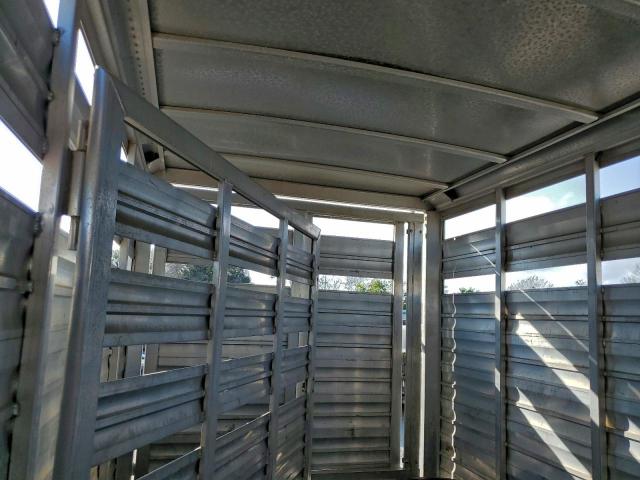 Cm Hors Trlr Image 7