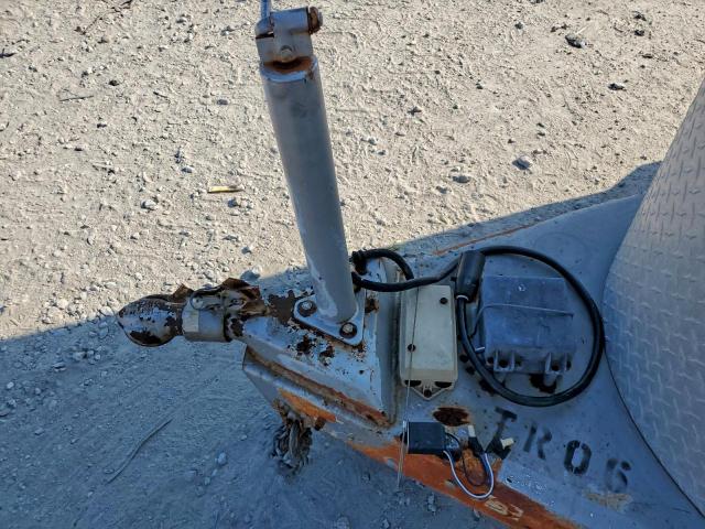 Cm Hors Trlr Image 3