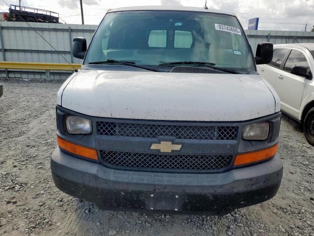 Chevrolet Express Image 5